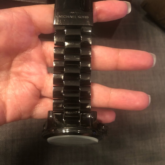 Michael Kors Watch - Picture 5 of 7